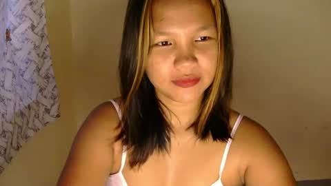 Snapshot of laylanimfa chatting on June 19, 2026, 11:19 pm Nimfa online show from June 19, 2026, 11:19 pm