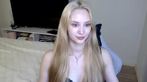 Snapshot of laylapretty001 chatting on July 2, 2026, 5:24 am LaylaPretty001 online show from July 2, 2026, 5:24 am