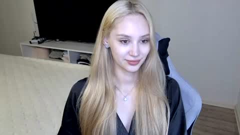 Snapshot of laylapretty001 chatting on July 6, 2026, 4:20 am LaylaPretty001 online show from July 6, 2026, 4:20 am