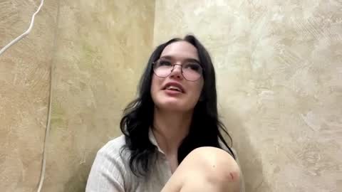 Luna online show from March 26, 2026, 5:51 pm