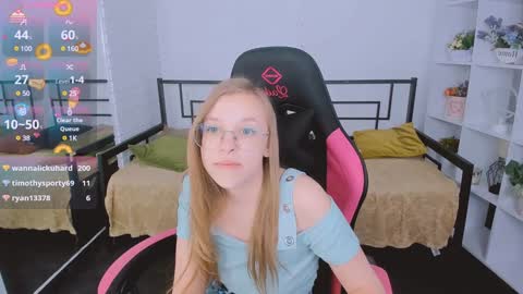 Snapshot of layriantavee chatting on February 6, 2025, 1:54 pm layriantavee online show from February 6, 2025, 1:54 pm