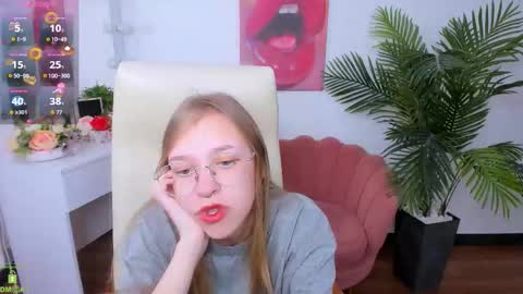 Snapshot of layriantavee chatting on September 15, 2025, 6:02 am layriantavee online show from September 15, 2025, 6:02 am