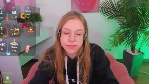 Snapshot of layriantavee chatting on October 8, 2025, 6:33 am layriantavee online show from October 8, 2025, 6:33 am