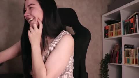 Lisa online show from October 26, 2025, 4:18 am