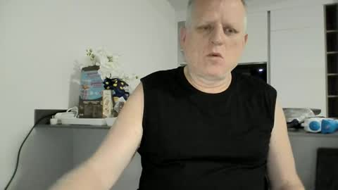 lazypete1231 online show from April 3, 2026, 11:08 am