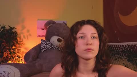 Lea online show from February 22, 2025, 8:31 pm