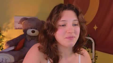 Lea online show from March 6, 2025, 7:54 pm