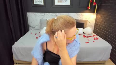 Lea online show from February 15, 2025, 8:33 am