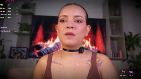 Snapshot of lea_gray_ chatting on July 25, 2026, 6:27 pm L E A online show from July 25, 2026, 6:27 pm