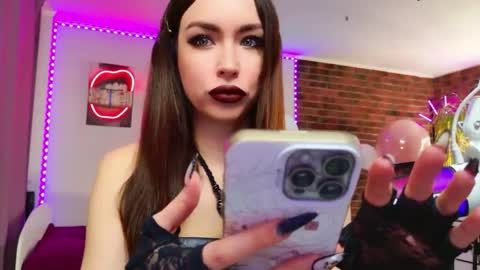 Snapshot of lea_loon chatting on May 6, 2026, 9:03 am lea_loon online show from May 6, 2026, 9:03 am