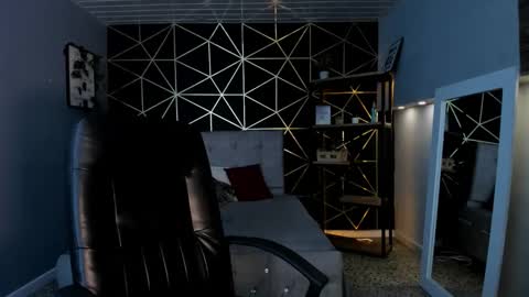 Snapshot of lea_velle chatting on October 17, 2025, 4:15 am Lea Velle online show from October 17, 2025, 4:15 am
