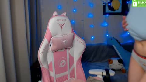 Leah  Gotty online show from December 17, 2024, 2:33 pm