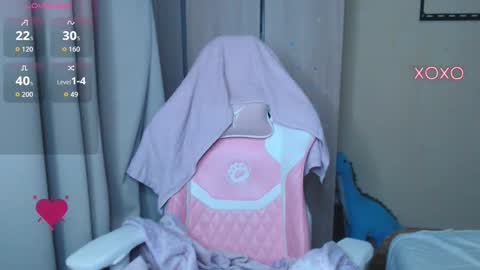 Leah  Gotty online show from December 2, 2025, 2:06 am