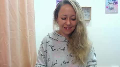 leah_susman online show from December 5, 2024, 1:47 am