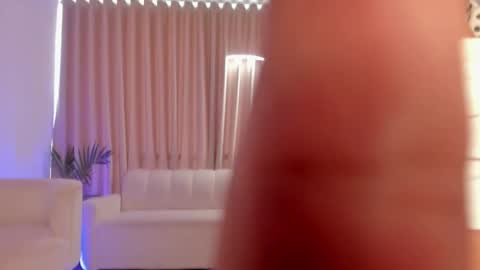 Snapshot of leahaltomm chatting on September 21, 2025, 7:59 pm leahaltomm online show from September 21, 2025, 7:59 pm