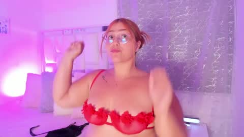 Leah  online show from September 17, 2025, 1:51 am