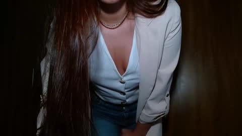 leanaalhub online show from March 9, 2025, 6:17 am