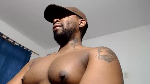 Latino hot online show from June 3, 2026, 10:26 pm