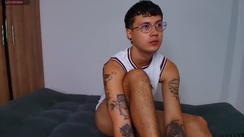 Snapshot of leaneseb chatting on July 10, 2026, 6:32 pm leaneseb online show from July 10, 2026, 6:32 pm