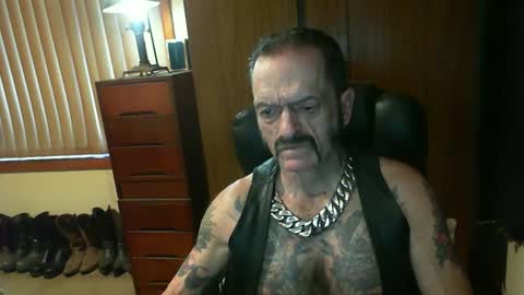 Snapshot of leathergreaser chatting on December 14, 2024, 8:23 am leathergreaser online show from December 14, 2024, 8:23 am