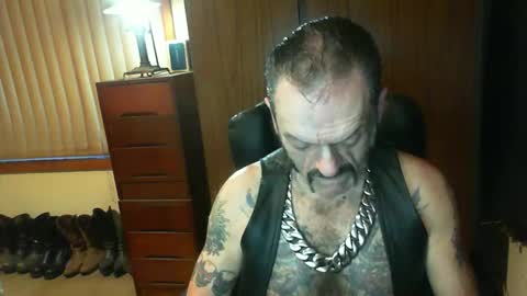 Snapshot of leathergreaser chatting on December 15, 2024, 6:37 pm leathergreaser online show from December 15, 2024, 6:37 pm