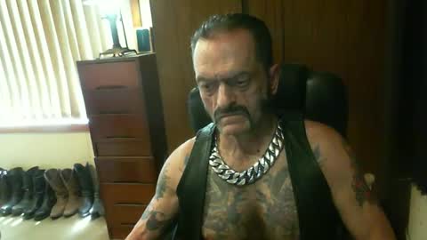 Snapshot of leathergreaser chatting on December 16, 2024, 3:19 am leathergreaser online show from December 16, 2024, 3:19 am