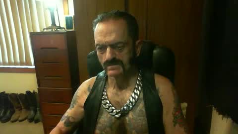 Snapshot of leathergreaser chatting on December 18, 2024, 8:14 pm leathergreaser online show from December 18, 2024, 8:14 pm