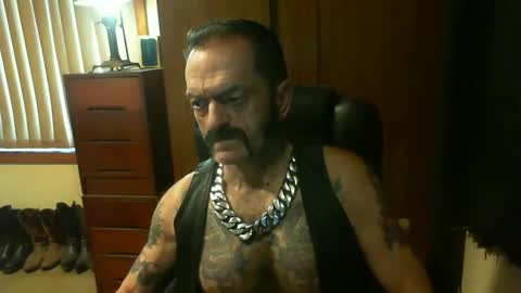 Snapshot of leathergreaser chatting on December 23, 2024, 7:52 pm leathergreaser online show from December 23, 2024, 7:52 pm