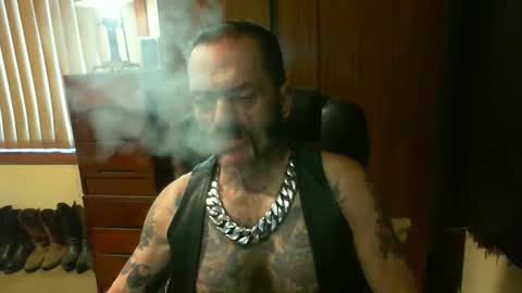 Snapshot of leathergreaser chatting on December 24, 2024, 7:44 pm leathergreaser online show from December 24, 2024, 7:44 pm