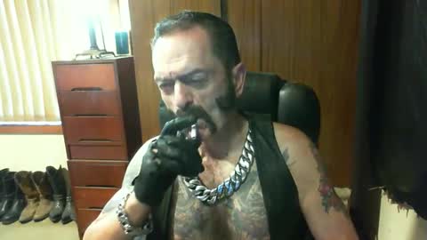 Snapshot of leathergreaser chatting on December 25, 2024, 7:45 pm leathergreaser online show from December 25, 2024, 7:45 pm