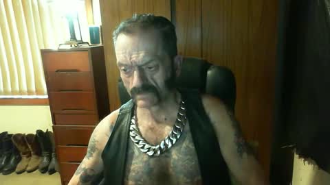 Snapshot of leathergreaser chatting on December 26, 2024, 8:28 am leathergreaser online show from December 26, 2024, 8:28 am