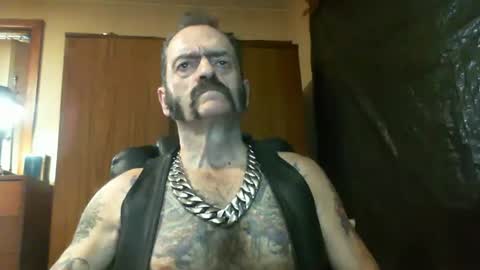 Snapshot of leathergreaser chatting on December 26, 2024, 10:31 pm leathergreaser online show from December 26, 2024, 10:31 pm