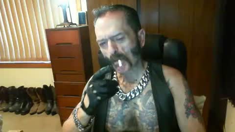 Snapshot of leathergreaser chatting on December 29, 2024, 7:32 pm leathergreaser online show from December 29, 2024, 7:32 pm