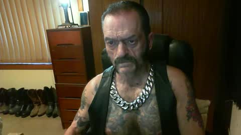 Snapshot of leathergreaser chatting on January 1, 2025, 7:21 pm leathergreaser online show from January 1, 2025, 7:21 pm