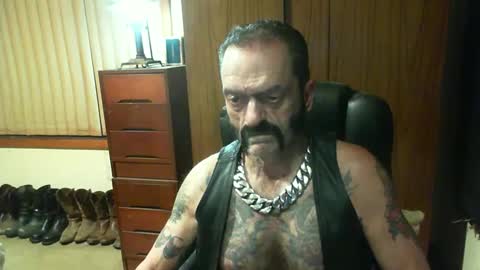 Snapshot of leathergreaser chatting on January 2, 2025, 2:57 pm leathergreaser online show from January 2, 2025, 2:57 pm