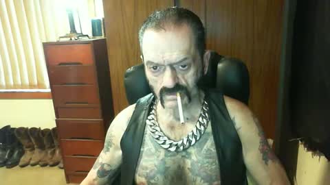Snapshot of leathergreaser chatting on January 4, 2025, 7:55 pm leathergreaser online show from January 4, 2025, 7:55 pm