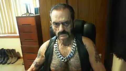 Snapshot of leathergreaser chatting on January 8, 2025, 2:14 am leathergreaser online show from January 8, 2025, 2:14 am