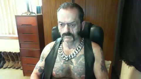 Snapshot of leathergreaser chatting on January 10, 2025, 5:58 am leathergreaser online show from January 10, 2025, 5:58 am