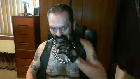 Snapshot of leathergreaser chatting on January 11, 2025, 7:16 pm leathergreaser online show from January 11, 2025, 7:16 pm