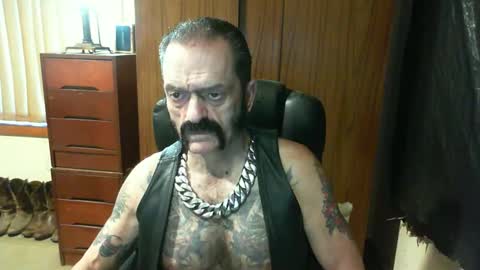 Snapshot of leathergreaser chatting on January 12, 2025, 7:42 pm leathergreaser online show from January 12, 2025, 7:42 pm