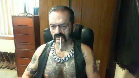 Snapshot of leathergreaser chatting on January 13, 2025, 10:45 pm leathergreaser online show from January 13, 2025, 10:45 pm