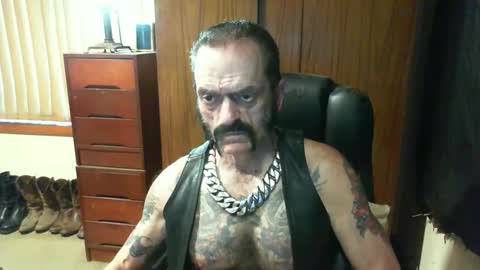 Snapshot of leathergreaser chatting on January 22, 2025, 8:07 am leathergreaser online show from January 22, 2025, 8:07 am
