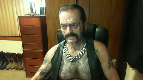 Snapshot of leathergreaser chatting on January 26, 2025, 6:06 pm leathergreaser online show from January 26, 2025, 6:06 pm