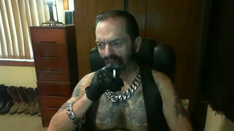 Snapshot of leathergreaser chatting on January 26, 2025, 9:07 pm leathergreaser online show from January 26, 2025, 9:07 pm
