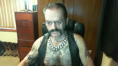 Snapshot of leathergreaser chatting on January 31, 2025, 8:11 am leathergreaser online show from January 31, 2025, 8:11 am