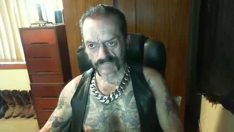 Snapshot of leathergreaser chatting on February 2, 2025, 12:09 am leathergreaser online show from February 2, 2025, 12:09 am