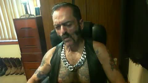 Snapshot of leathergreaser chatting on February 5, 2025, 9:07 pm leathergreaser online show from February 5, 2025, 9:07 pm