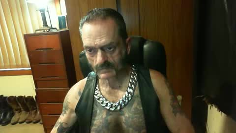 Snapshot of leathergreaser chatting on February 9, 2025, 7:49 am leathergreaser online show from February 9, 2025, 7:49 am