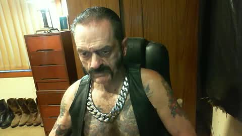 Snapshot of leathergreaser chatting on February 9, 2025, 7:41 pm leathergreaser online show from February 9, 2025, 7:41 pm