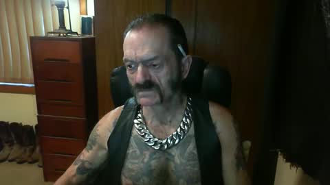 Snapshot of leathergreaser chatting on February 19, 2025, 8:10 pm leathergreaser online show from February 19, 2025, 8:10 pm
